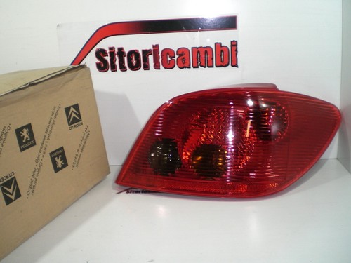 FANALE STOP POSTERIORE SX COMPLETO DI PORTALAMPADA - 3