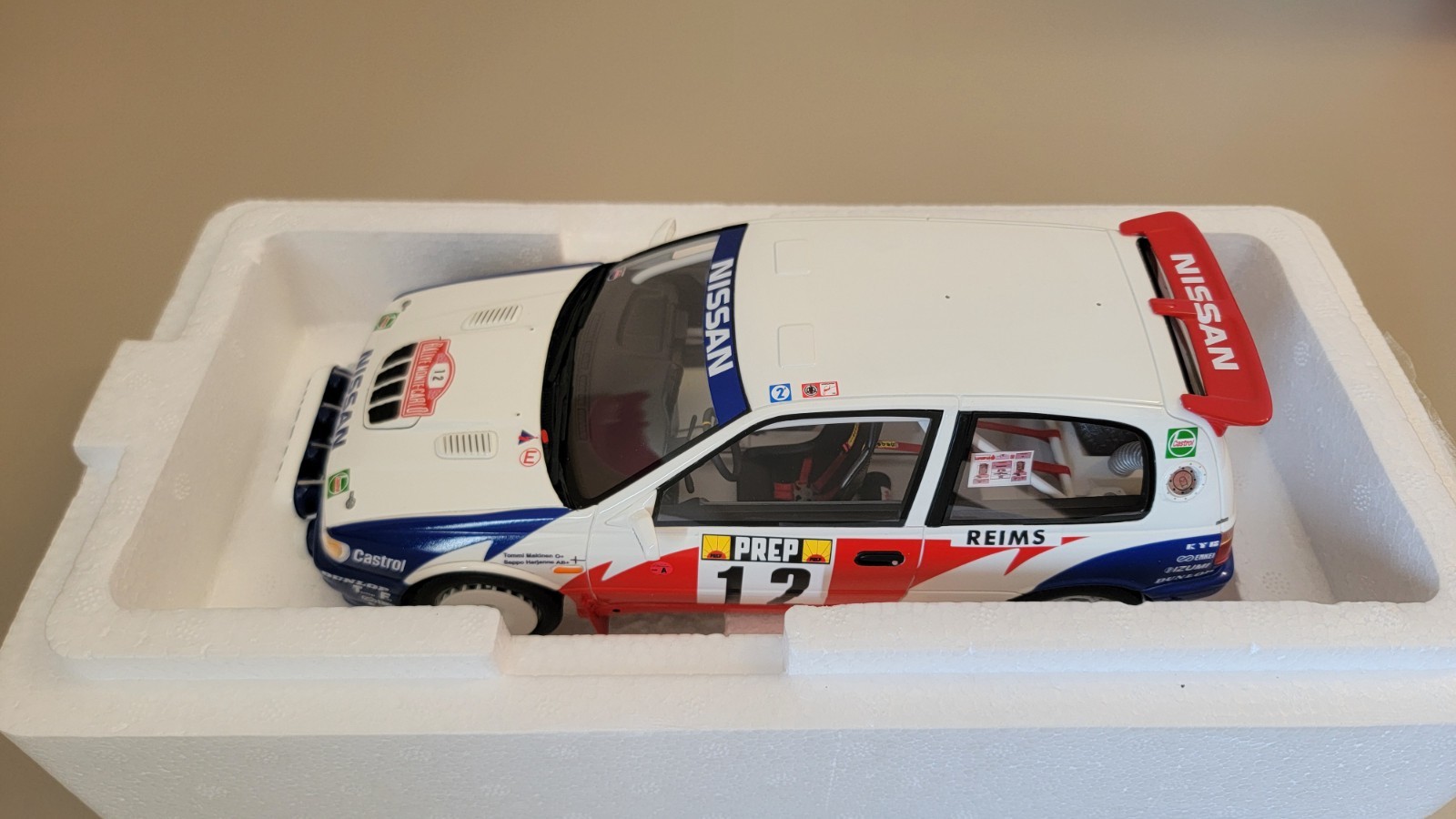 Voiture miniature Nissan Sunny GTI-R 1992 OttOmobile 1/18 OT461 de collection en résine
