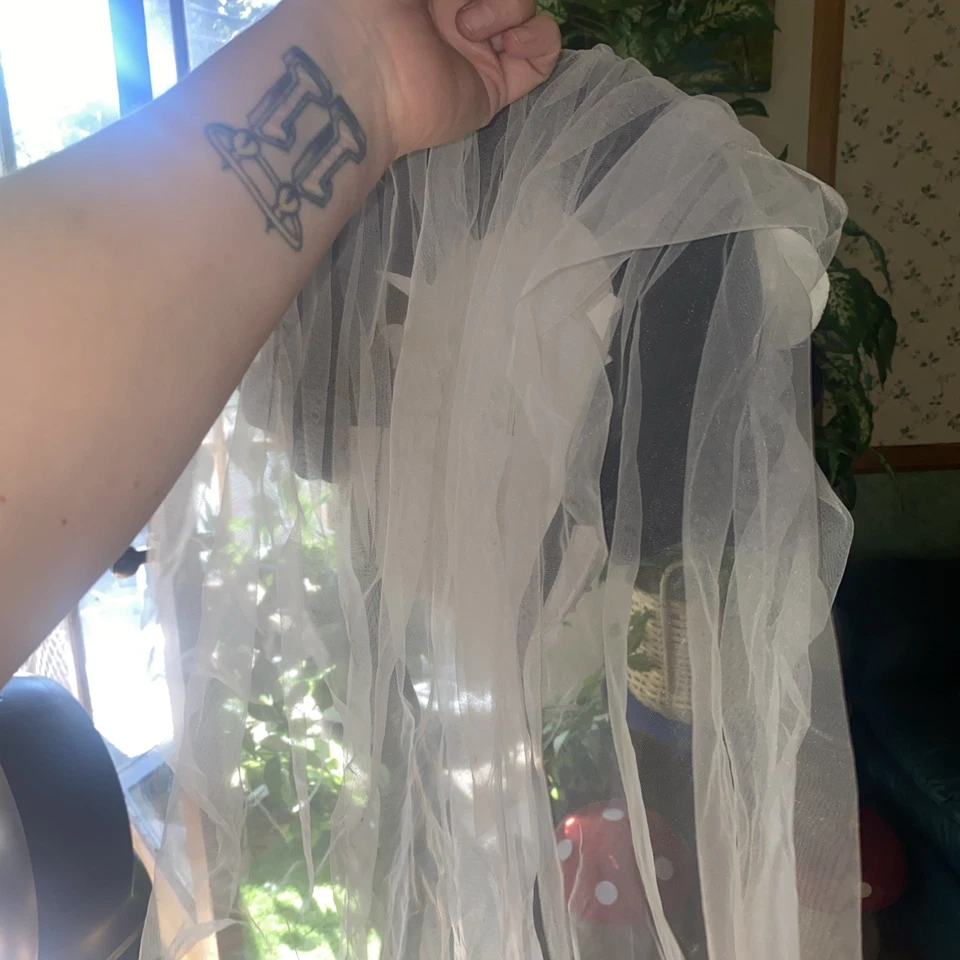 Mascarada facial completa Día de los Muertos Día de los Muertos con velo blanco Foto 2 de 3