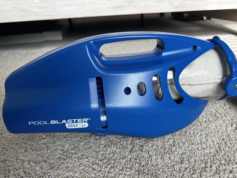 Water Tech Pool Blaster Max Li Aspiradora Inalámbrica para Piscina y Spa 30000ML Foto 3 de 4
