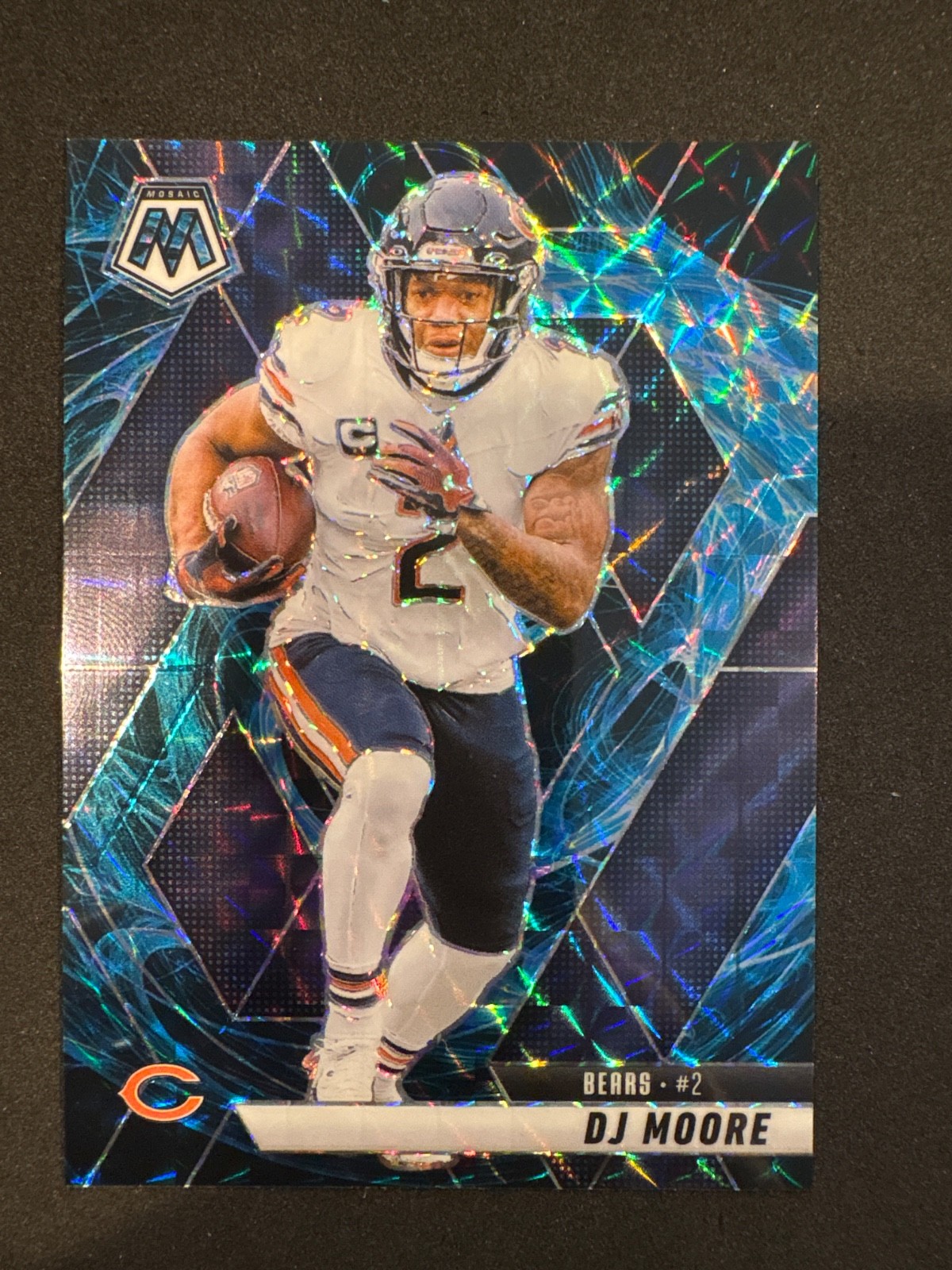 2025 Panini Mosaic DJ Moore Genesis Case Hit #180 Bears