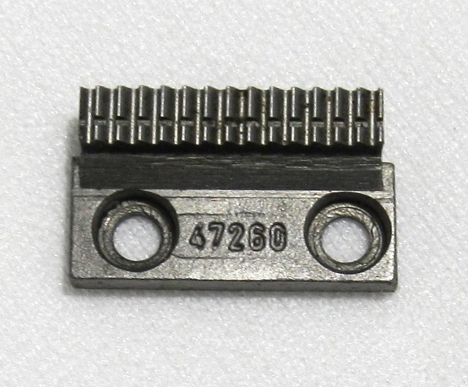 Juego PFAFF #48673 Aguja Garganta Puntada Placa y Alimentador Alimentación Perro #47260 - Nuevo de Lote Antiguo Foto 3 de 4