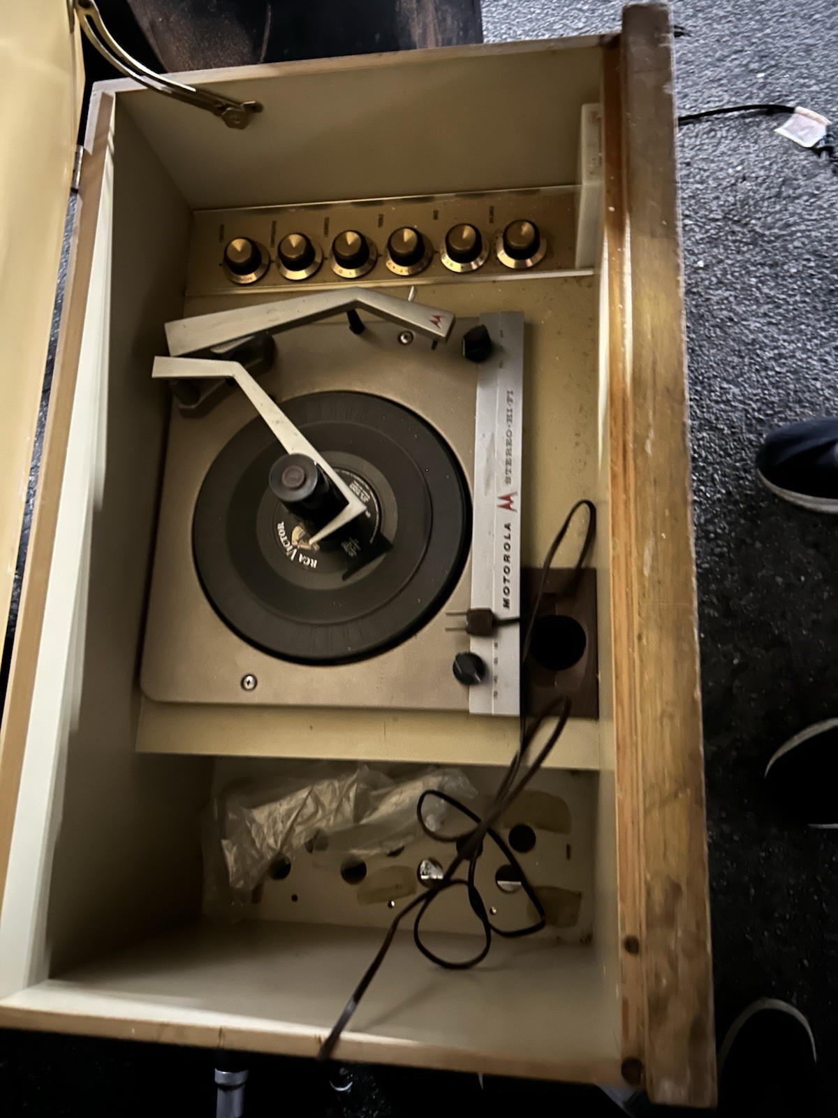 Motorola Tube Record Player Cabinet Golden Voice 1959 - Delivery Available