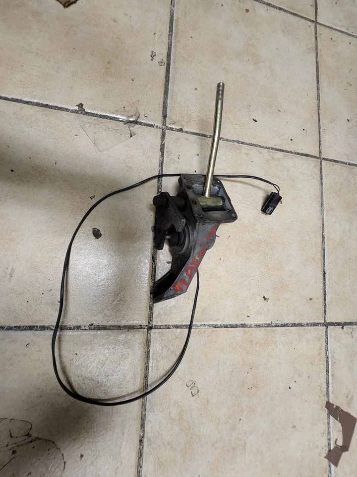 1999 2000 2001 02 03 2004 LAND ROVER DISCOVERY TRANSFER CASE SHIFTER WITH SENSOR - Image 2 of 2