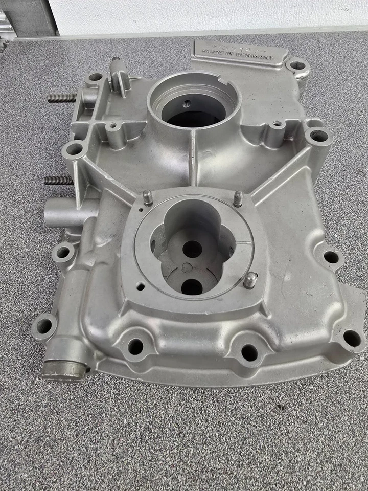 USED ORIGINAL GENUINE 1967 PORSCHE 912 ENGINE BLOCK 3RD THIRD MEMBER 755127 - Изображение 2 из 4