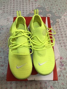 yellow nike presto womens