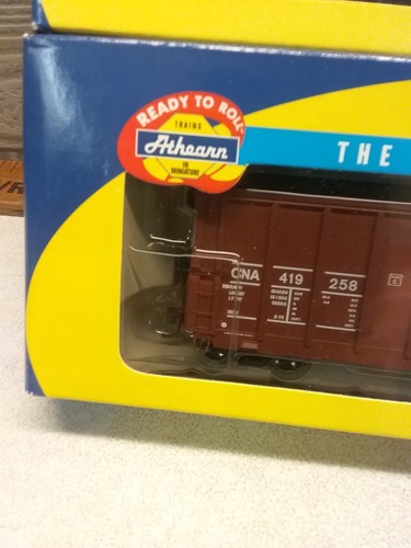 (2) Athearn HO 50' Box Cars Canadian: National Pacific 92886 91214 - Picture 9 of 16