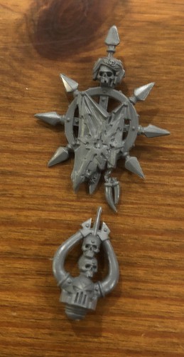 Warhammer 40k Chaos Space Marines OOP Undivided Banner & Head