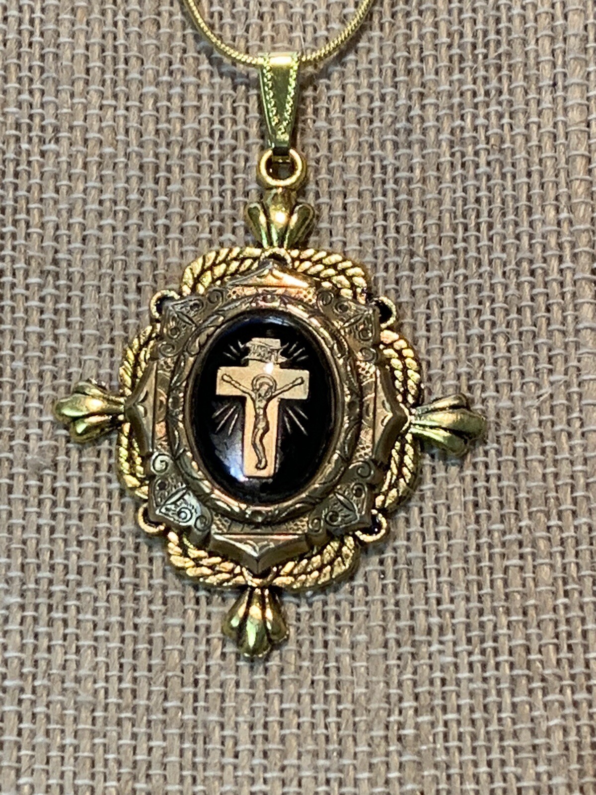 NEW ITEM*25% OFF SALE *RARE-ANTIQUE FRENCH CRYSTAL INTAGLIO-CRUCIFIX NECKLACE#2