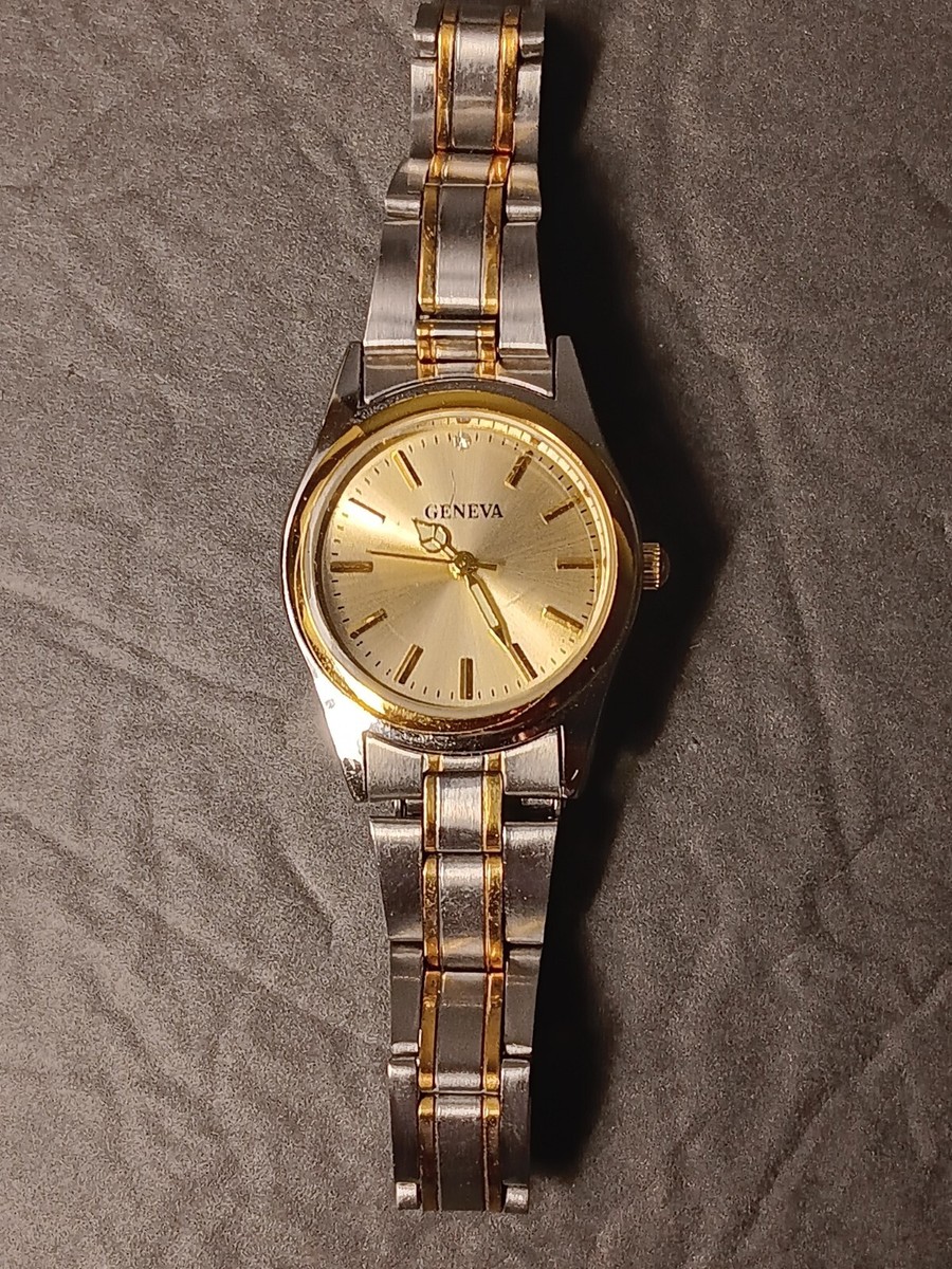 GENEVA WOMANS TWO TONE GOLD & SILVER QUARTZ WATCH - WORKS  display picture 1