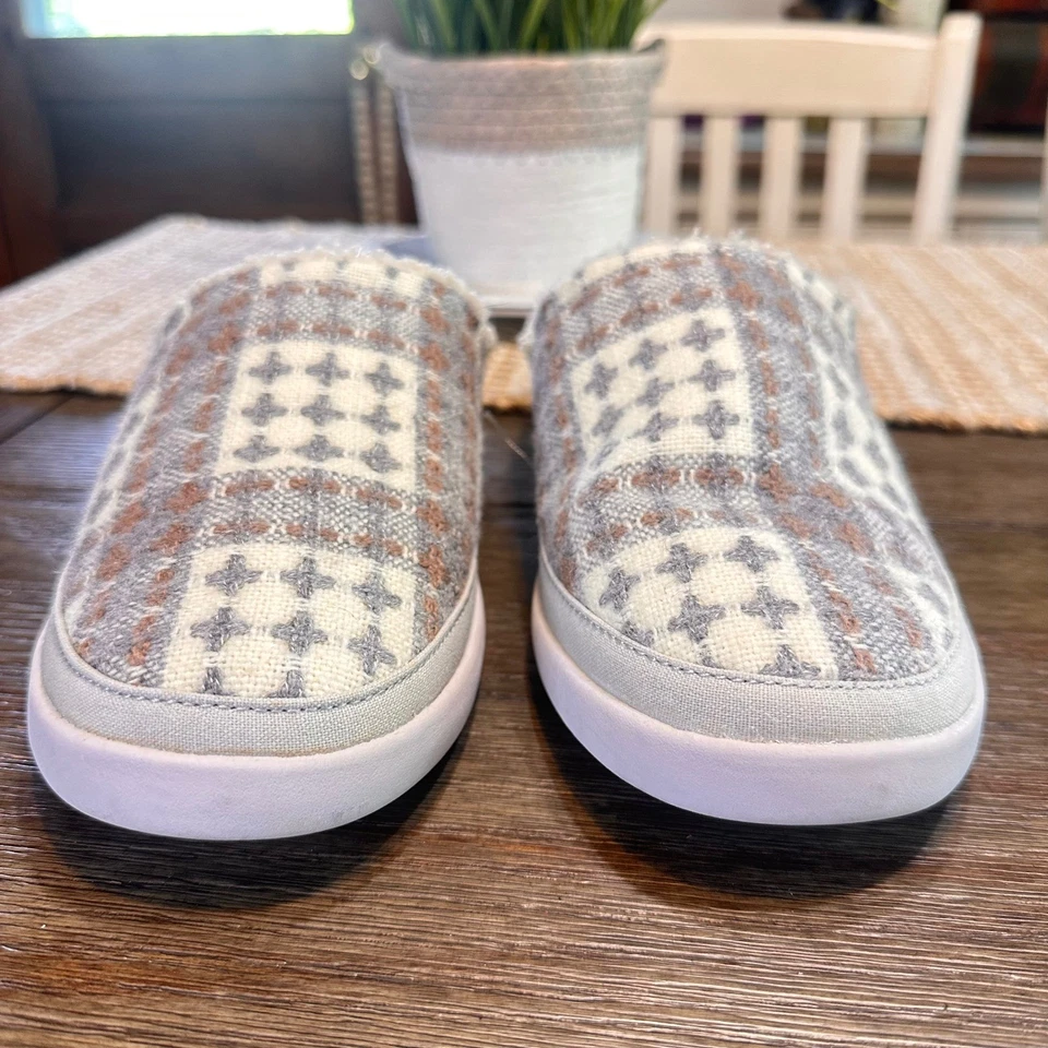 Zapatillas TOMS Florence a Cuadros Imitación Piel de Oveja Forradas Acogedores Mocasines Sin Cordones Talla 10 Foto 2 de 4