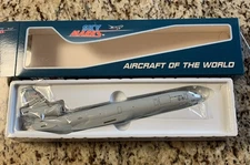 Skymarks Model USAF KC-10 Extender Plane 1:200 Scale 305 AMW 514 AMW McGuire NJ