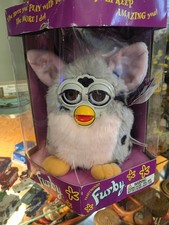 Tiger 1998 1st Gen Pink Gray Snow Leopard Electronic Interactive Furby in Box