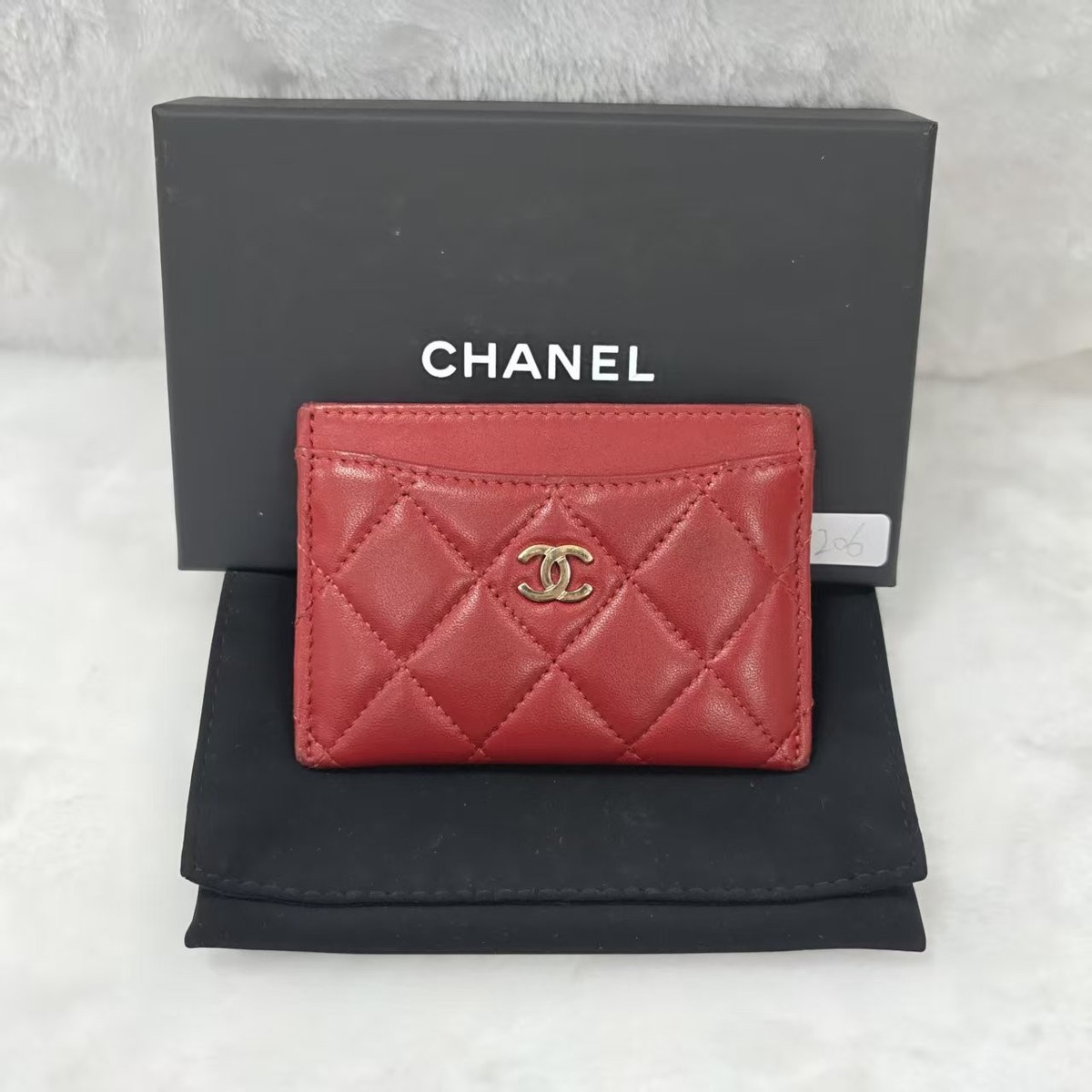 CHANEL レッドカードケース 5037177 Chanel Red Lambskin Quilted Card Holder Gold CC Logo | eBay