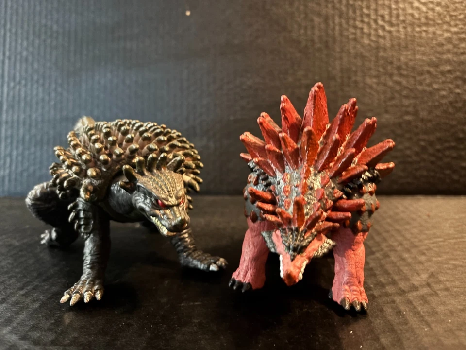 GODZILLA Bandai 2004 ANGUIRUS & 2021 Singular Point ANGUIRUS - Image 3 of 4