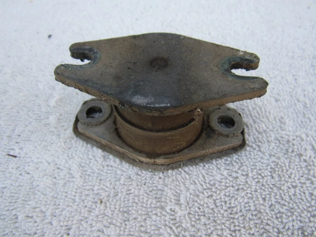 Evinrude Johnson antique outboard motor engine mount 0303881 1956-65 30 35 40hp - Image 3 of 4