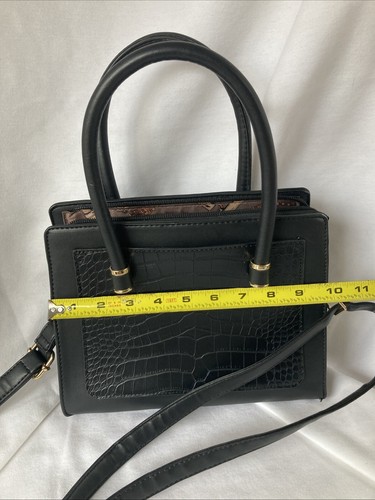 Unbranded Women's Black Purse Hand Bag Zippered Closure Gold-Like Hardware - Picture 6 of 8