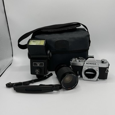 Konica Autoreflex T3 35mm Film Camera With Starblitz Lens & Vivitar Flash Bundle