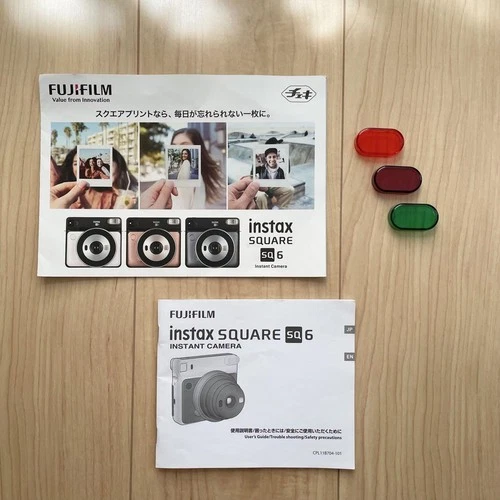 Cámara fotográfica instantánea Fujifilm Instax Square SQ6 blanca perla con correa filtro de flash - Imagen 9 de 10