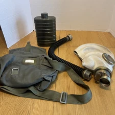 Gas Mask With R, hose & Canvas Bag For Amusement Only