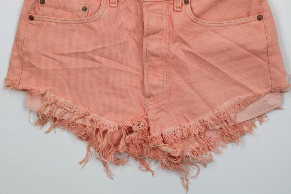 Pantalones Cortos Denim Vintage Años 90 Levis 501xx Mujer 32 Desteñidos Corte Botón Mosca Rosa EE. UU. Foto 3 de 4