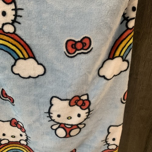 New Hello Kitty & Rainbows Blue Sky Plush 60 x 90 Twin Throw Blanket With Tag - Picture 5 of 7