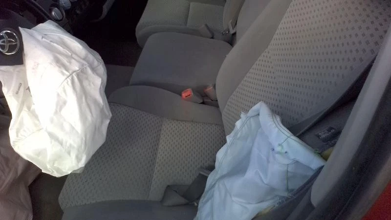 Medidor de flujo de aire de inyección de combustible usado se adapta a: Toyota Tundra 2011 2,7 L 4 cilindros 2TRF Foto 2 de 4