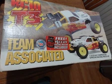 NEW RC10T3 VINTAGE ASSOCIATED VINTAGE RC CAR