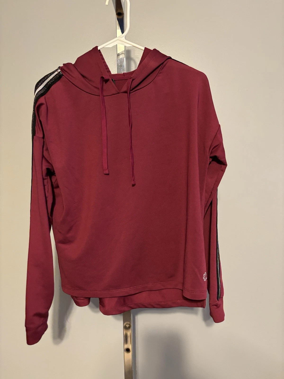 Pro player Women’s Pull Over Hoodie Wine Color Glitter Stripe Sleeve Size M