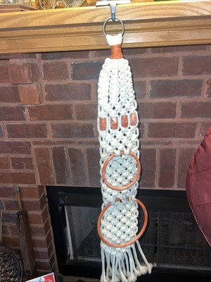 Vintage Kitschy Macrame Wall Hanging Towel Holder Cream Ivory Pink 1970's 31 