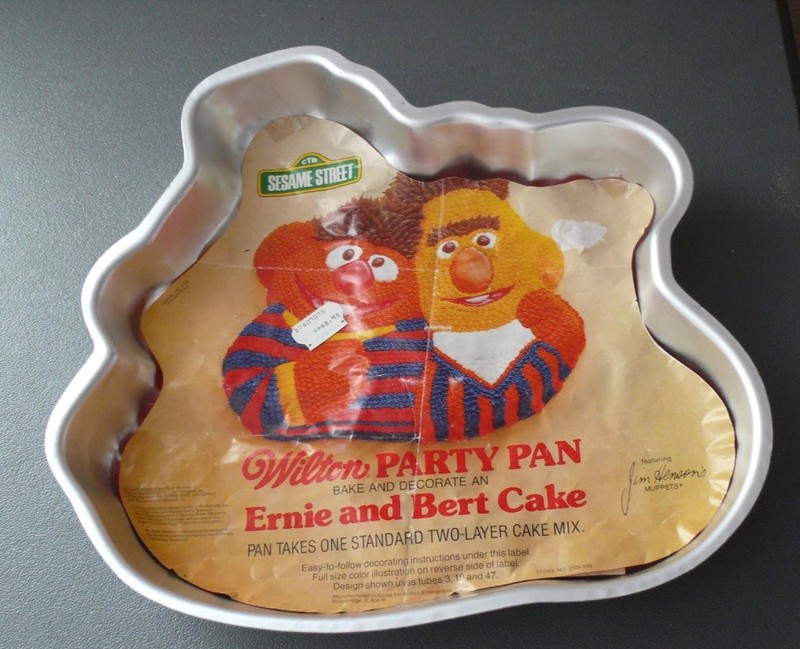 Vintage 1977 Wilton Sesame Street Bert & Ernie Cake pan insert & instructions