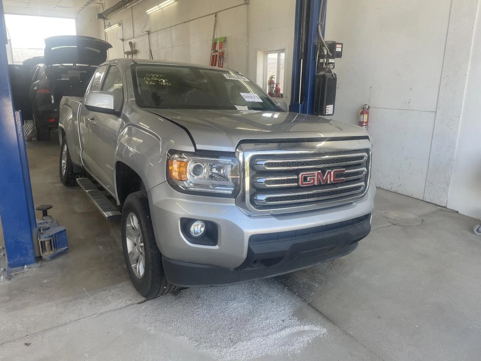 Medidor de velocímetro usado se adapta a: 2015 Gmc Canyon US Cluster ID 23249892 grado A Foto 4 de 4