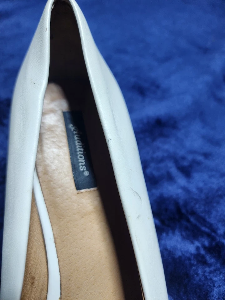 Zapatos de tacón Auditions blancos con puntera negra talla 10 SS tacón bajo extra estrecho Foto 4 de 4