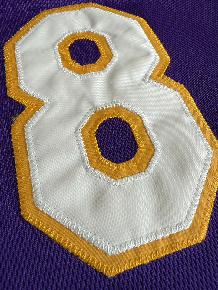 CAMISETA VINTAGE KOBE BRYANT REEBOK LOS ANGELES LAKERS #8 AUTÉNTICA COSIDA PÚRPURA 50 Foto 4 de 4
