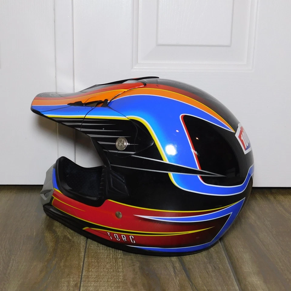 Casco Juvenil Torc T-31 Vector Modelo 2011 con Visera DOT Juvenil Mediano Foto 4 de 4