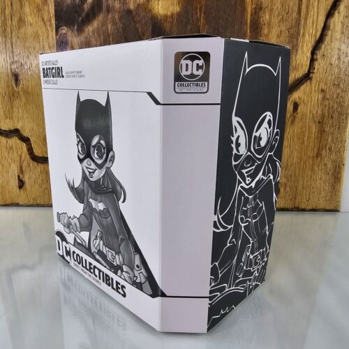 DC Artists Alley BATGIRL Scooter Black & White Chrissie Zullo Figure CHASE NEW - Picture 2 of 16