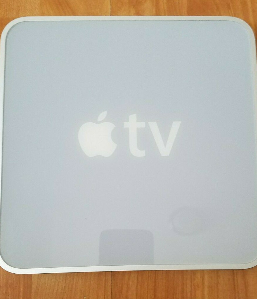 Apple TV (1st Generation) 40GB Media Streamer With Remote.