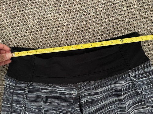 Lululemon Run Times Short 4” Four way Stretch Size 4 Low Tide Alpine White Black - Picture 7 of 13