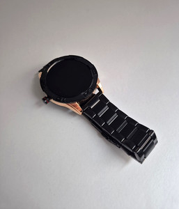 Smartwatch / Fitnesswatch von LIGE – rundes Display – Roségold / Schwarz