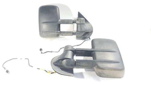 2008 Chevrolet Silverado 3500 OEM Pair Of Tow Side View Mirrors DPN Has Crack