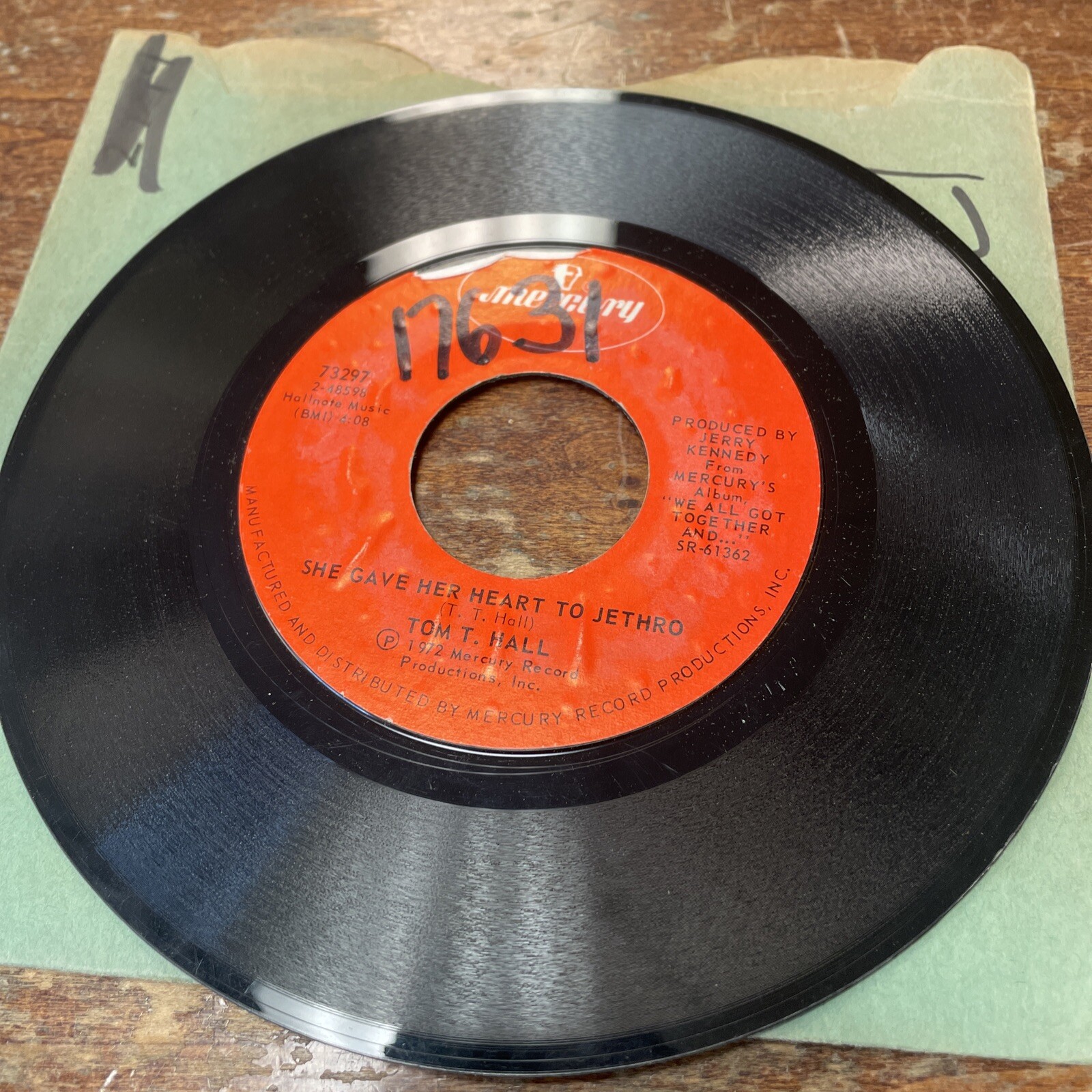 TOM T. HALL THE MONKEY THAT BECAME PRESIDENT 7” 45RPM VERY GOOD VINYL ...