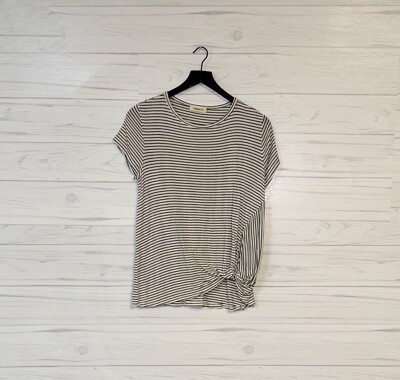 Ginger G top womens size small short sleeve t shirt white patterned stretch