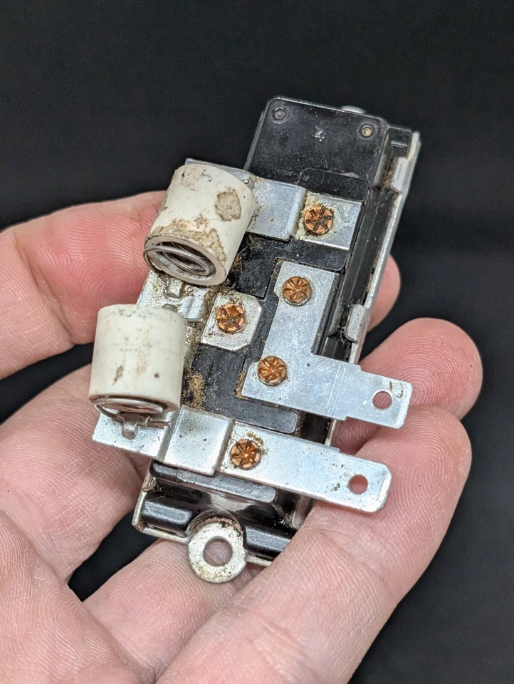 Interruptor de calefacción Chevrolet Impala Belair Biscayne 1958 3781779 nuevo de lote Foto 4 de 4