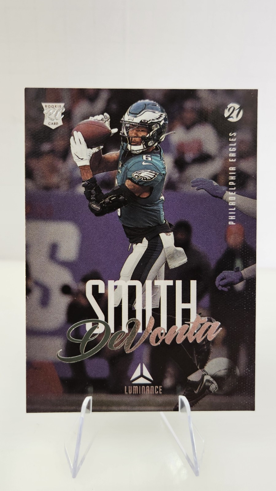 DeVonta Smith Panini Chronicles Luminance Update Rookies #211 Base