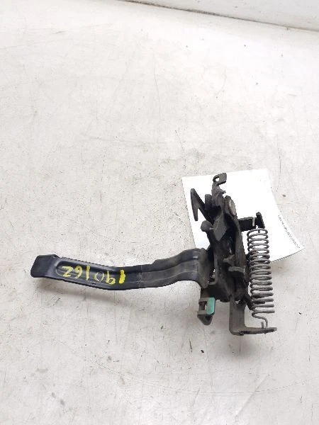 Cierre capó Toyota Prius V 12 13 14 15 16 17 Foto 4 de 4