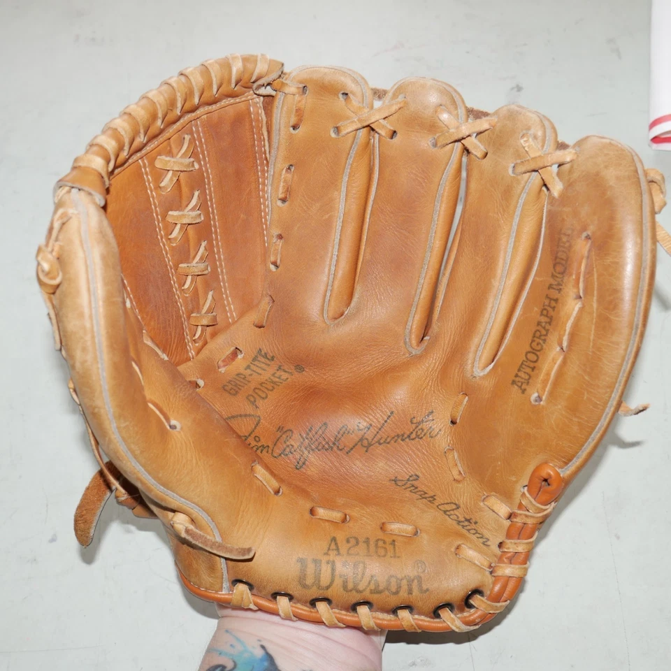 Wilson Leather RHT Baseball Glove Autograph Pro Model Mitt Perfectly Broken In - Image 2 of 4