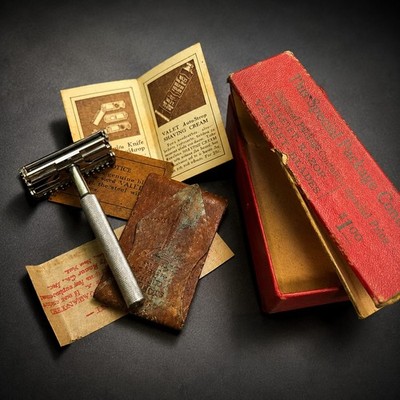 Vintage VALET Auto Strop Safety Razor NOS Complete Set Box & Strop c.1930  