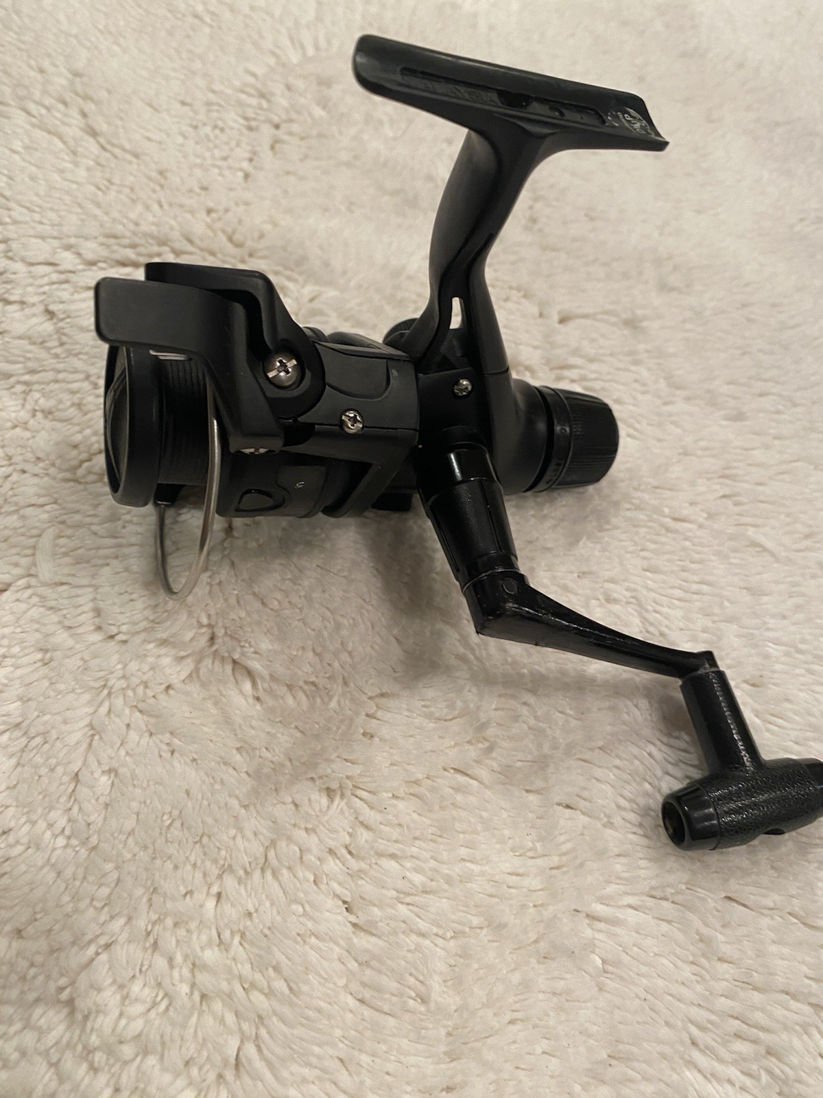 Shimano Quick Fire R1000 Spin Reel. Ultralight Size Rear Dra