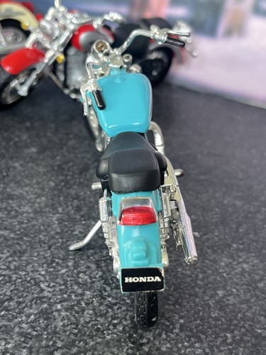 ποΈ Set modellini moto circa 1:18 - 4x Cruiser/Chopper - Maisto - Honda, Yamaha... - Foto 10 di 22