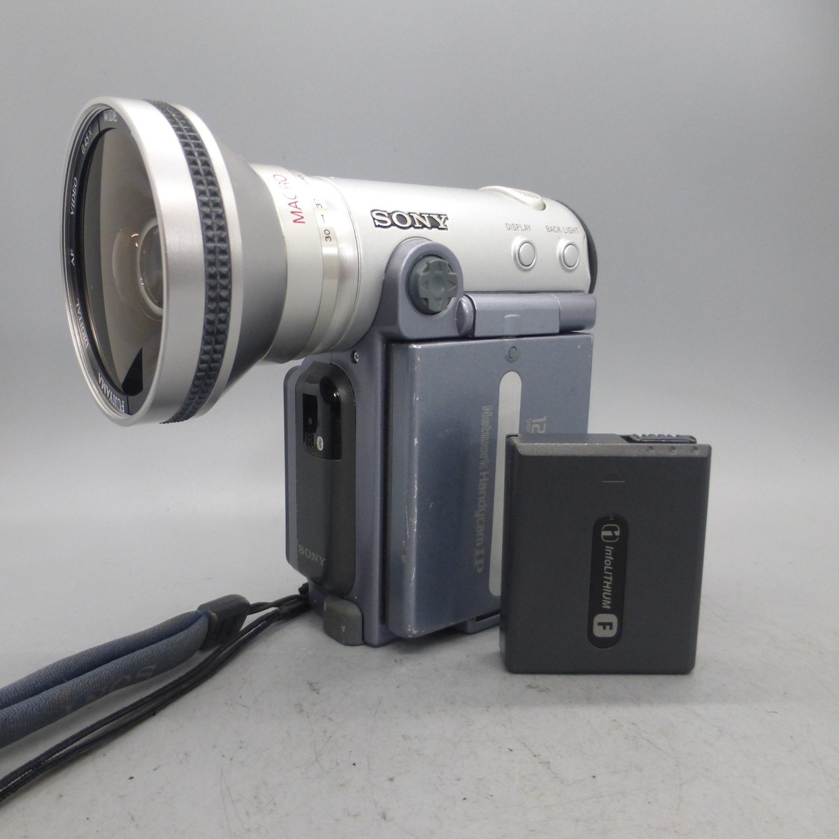 ソニー SONY DCR-IP7 MICROMV Handycam Sony DCR IP7 You need this if you like them small - YouTube